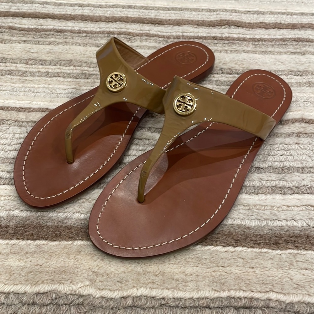 Tory Burch Beige Patent Leather Thong Sandals